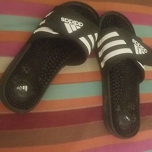 *MOVING*SALE*Classic Adidas Slides